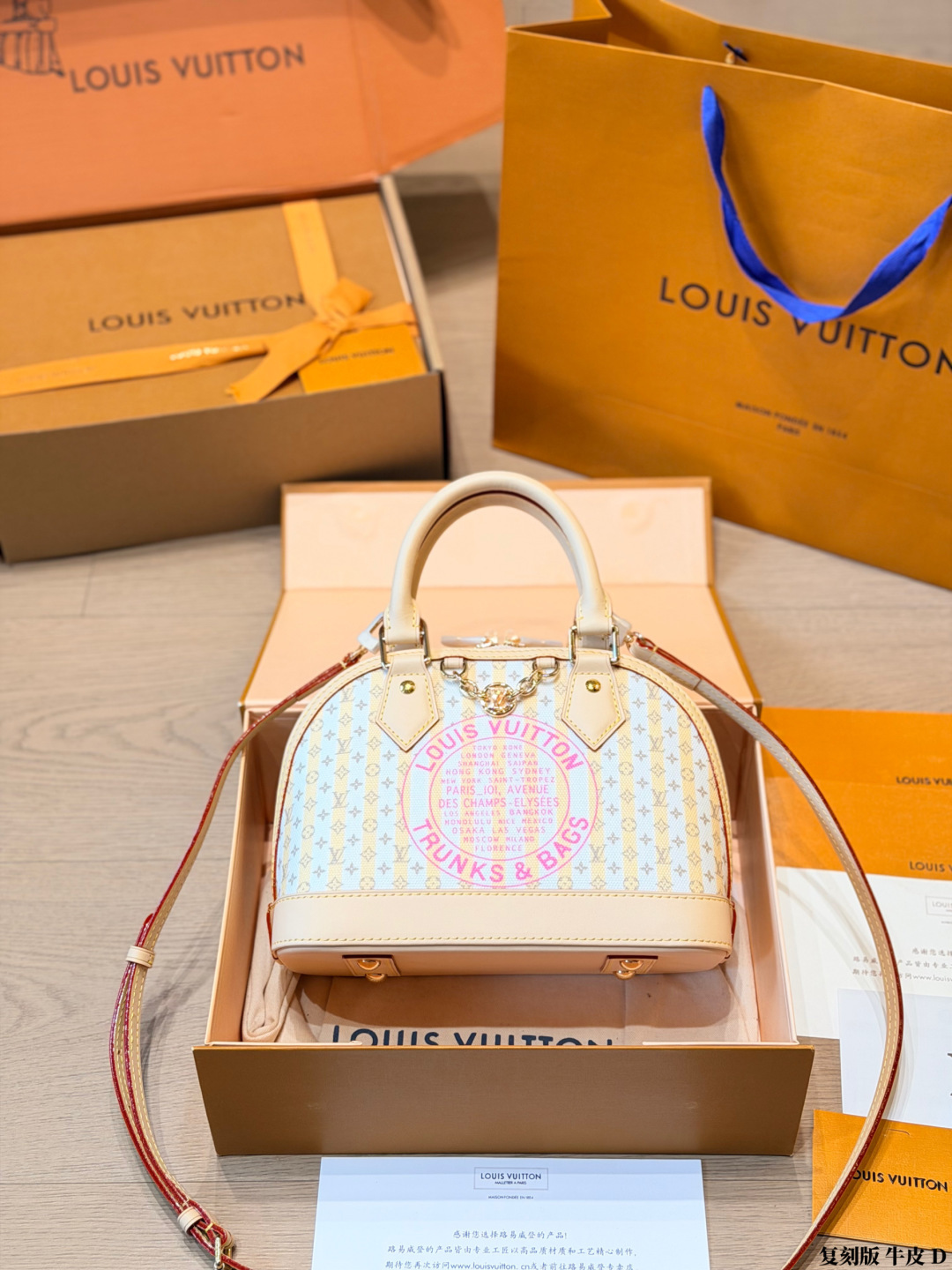 LV Monogram Handbag Monogram Canvas Cowhide Leather 2